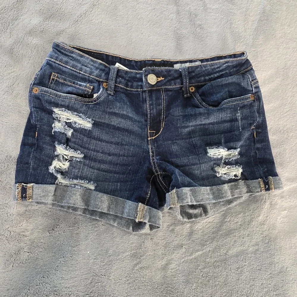 AEROPOSTALE Midi Cuffed Distressed Jean Shorts Size 4 Blue Denim Dark Wash